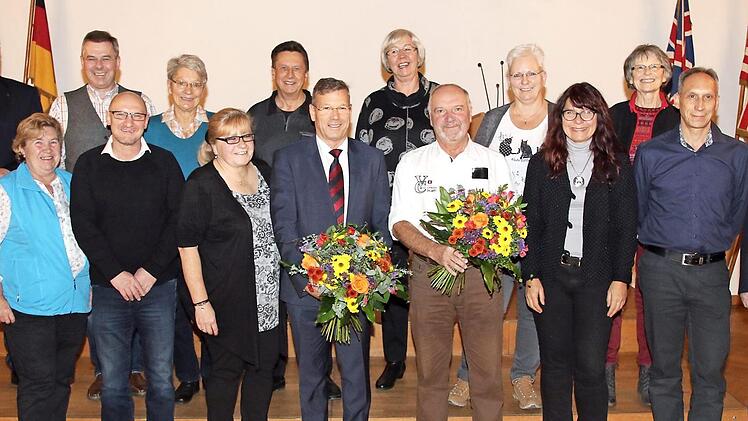 Sie haben 75, 100, 150 und - wie Reinhard Wolf (Sechster von links) - 175 Mal Blut gespendet.