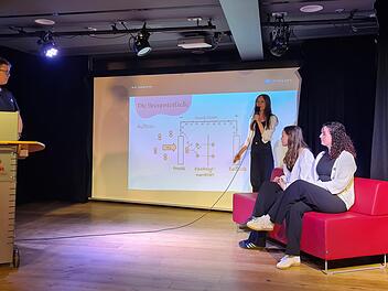 Die Aufnahme der Wissenschaftssendung „Wolf und die Wissenschaft“ in der Studiobühne.