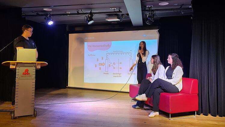 Die Aufnahme der Wissenschaftssendung „Wolf und die Wissenschaft“ in der Studiobühne.