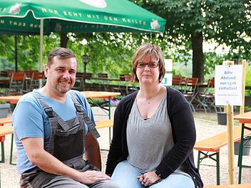 Die Klaushof-Pächter schauen optimistisch nach vorn. Markus Wittenberg und Nadine Dittmeier haben nicht nur den Kiosk umgebaut, sie bereiten sich aktuell auch auf  das Weinfest im Biergarten vor. Benedikt Borst