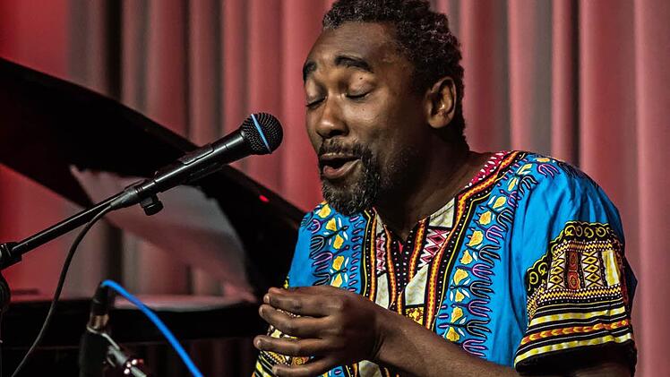 Daktarimba begeisterte in Coburg: Njamy Sitson.Foto: Jochen Berger