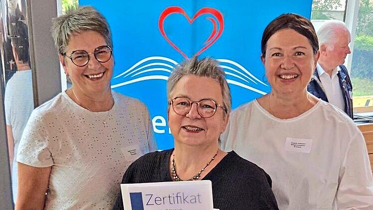 Unser Bild zeigt (von links) Sabine Nuber, Birgitta Staufer und Kronachs B&uuml;rgermeisterin Angela Hofmann. privat