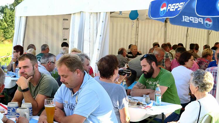 viele Gäste genossen den lauen Spätsommerabend