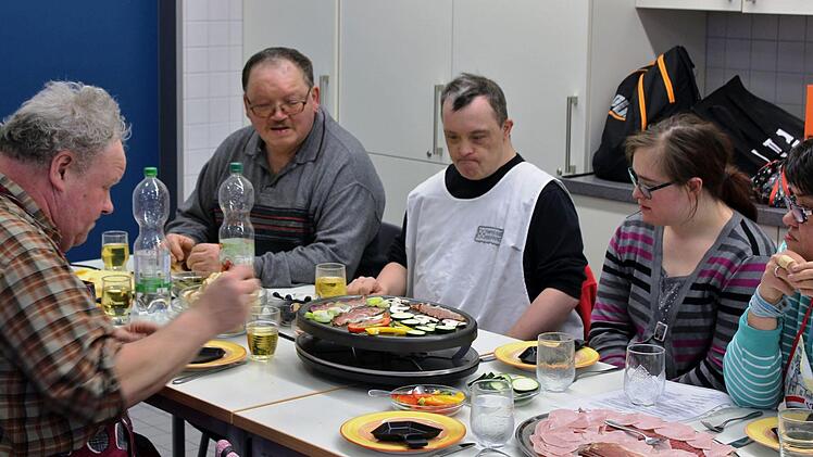 Alles gerichtet für das Festmahl. Foto: Werner Vogel