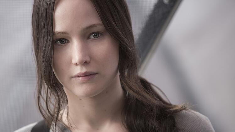 Nach ihrem Sieg bei den Hungerspielen w&auml;chst in allen Teilen des Landes langsam der Widerstand: Katniss (Jennifer Lawrence).