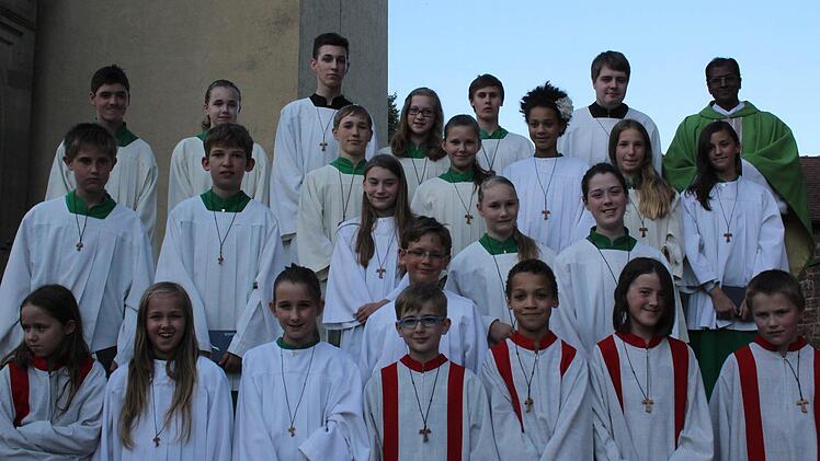 Verstärkung erhielt die Ministrantengemeinschaft. Foto: Benedikt Müller