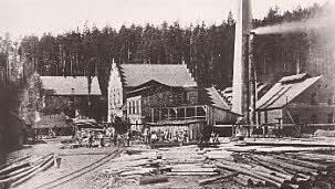 Nach der Stilllegung der Maxschachtgrube im Jahre 1911 wurden die Betriebsgebäude abgebrochen und der über 300 Meter tiefe Schacht zugeschüttet.