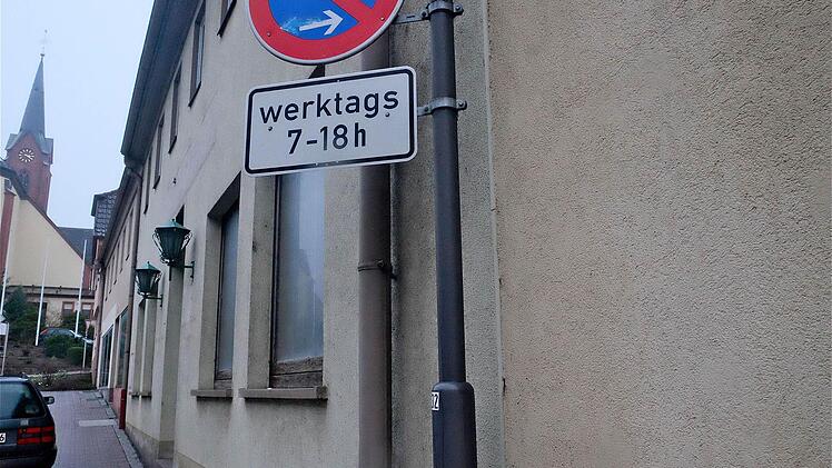 In der Hammelburger Straße soll das neue Rathaus sein.  Foto: Gerd Schaar