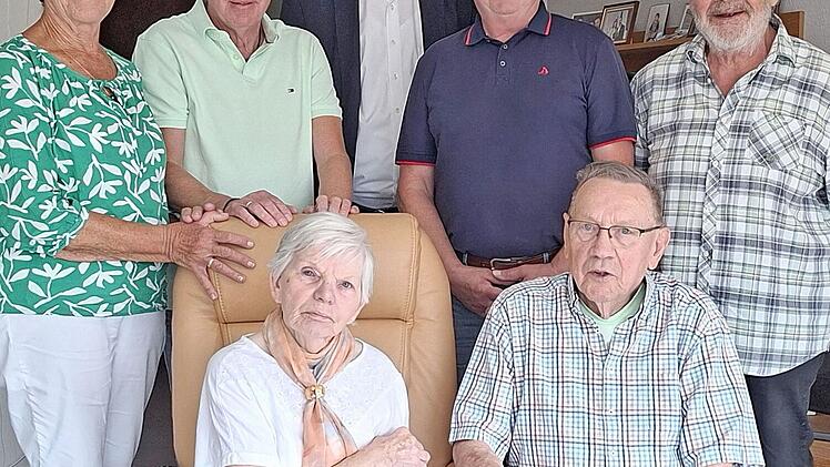Schwabach: Ehepaar feiert seltenes Jubiläum - Bürgermeister gratuliert