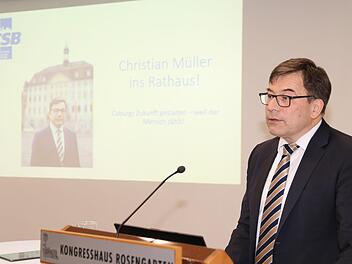 Christian Müller, Oberbürgermeisterkandidat der CSB, während seiner Rede. Foto: Wolfgang Desombres