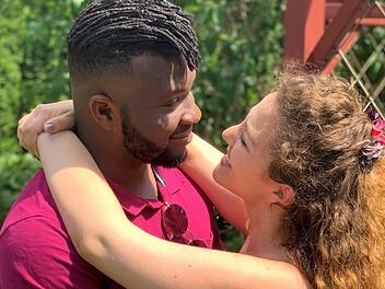 Magdiel und Alexandra wollen heiraten. Sie erwarten ein Baby. Foto:Sang Sarr