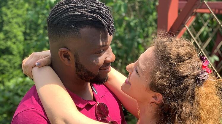 Magdiel und Alexandra wollen heiraten. Sie erwarten ein Baby. Foto:Sang Sarr