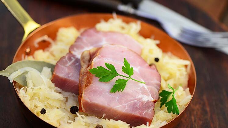 Kassler mit Sauerkraut schmeckt im Winter besonders gut