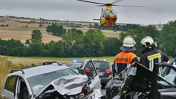 Im Landeanflug: der Rettungshubschrauber Foto: Hanns Friedrich