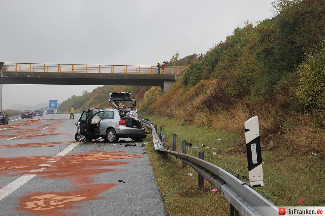 A9 bei Pegnitz - Auto komplett beschädigt