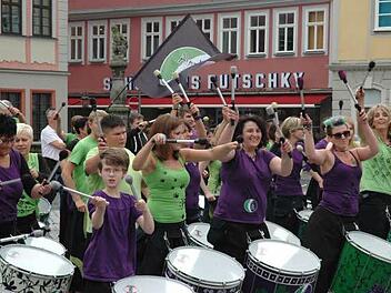 Ein Highlight bei "Coburg musiziert": die Samba-Gruppe Aipalè trommelt am Albertsplatz und vor dem Rathaus.  Foto: CT-Archiv