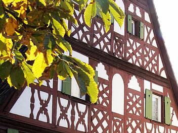 Noch diese Woche soll das Theiler-Haus zur Unterbringung von Flüchtlingen hergerichtet werden.   Foto: Hofbauer