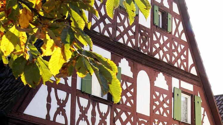 Noch diese Woche soll das Theiler-Haus zur Unterbringung von Flüchtlingen hergerichtet werden.   Foto: Hofbauer