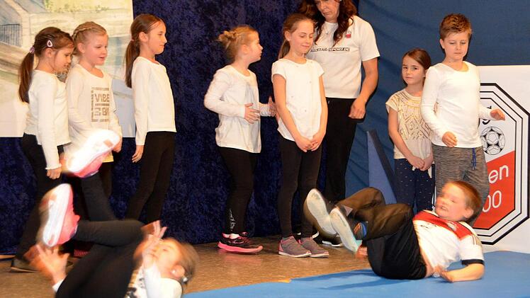 Kinderturnen der Sechs- bis Zwölfjährigen. Foto: Peter Rauch
