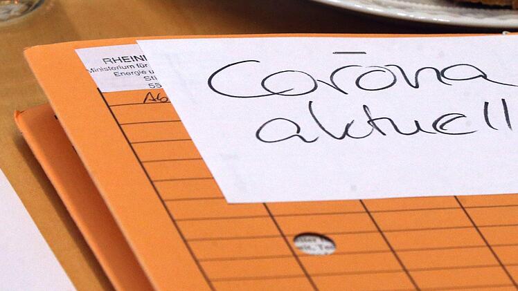 Im Landkreis Bad Kissingen gibt es mittlerweile drei F&auml;lle des Coronavirus. Symbolbild: Wolfgang Kumm/dpa