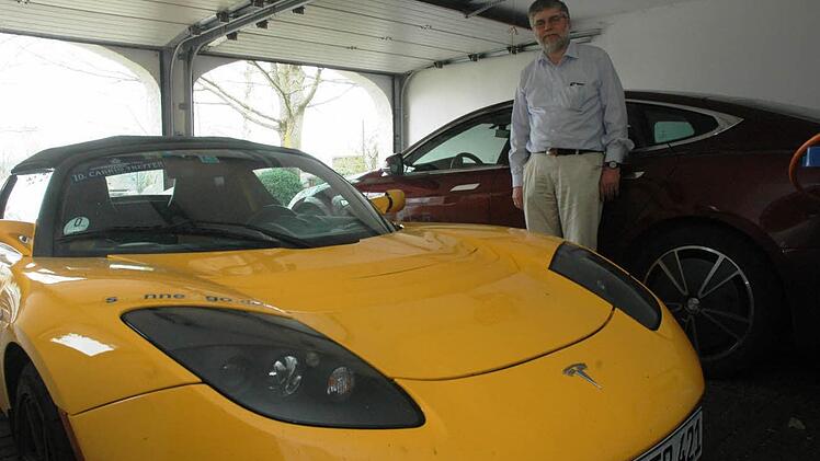 Eberhard Mayer ist überzeugt vom Tesla und der Philosophie, die hinter dem Elektroauto steckt. Foto: Eckhard Heise
