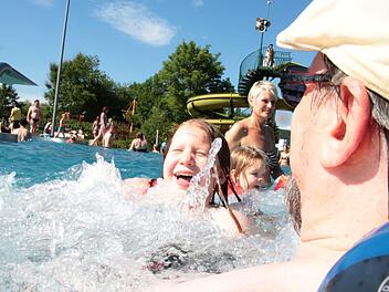 Das Freibad Ebsermare in Ebermannstadt in der Region Forchheim. Eines von vielen Freibädern in der Region Forchheim und der Fränkischen Schweiz.  Fotos: Josef Hofbauer/Archiv