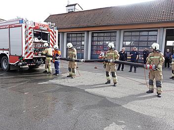 Die Feuerwehr bei der Leistungsprüfung.