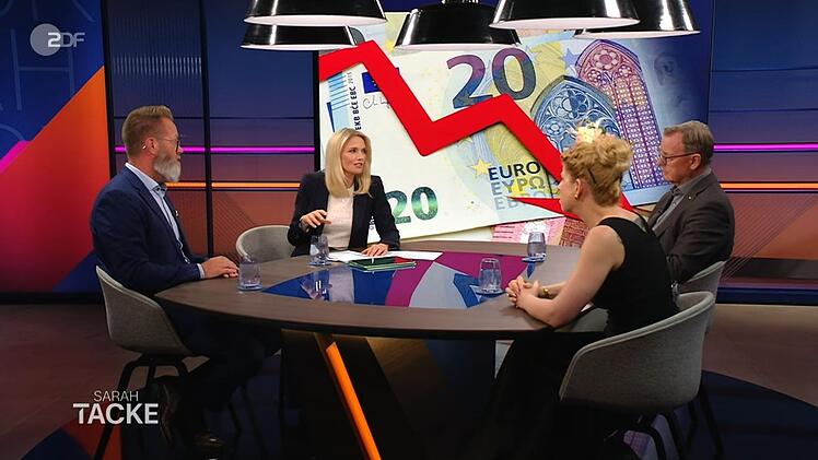 Am Donnerstagabend sprach Sarah Tacke (Mitte) mit ihren G&auml;sten im ZDF &uuml;ber das Thema: "Mehr arbeiten, weniger krank sein - rettet das Deutschland?"