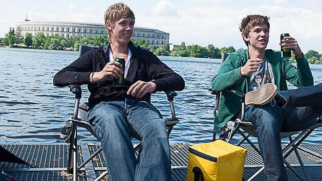 Strand im Park: Melis und Pepijn bei Rock im Park.  Fotos: Tobias K&ouml;&para;pplinger