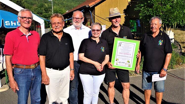 Zum Ehrenmitglied der Neuseser Hobbygärtner wurde Uwe Bobreck (Zweiter von rechts) ernannt. Gerd Fleischmann