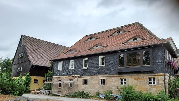 Wo in den siebziger Jahren ein großes Panoramafenster eingebaut wurde, soll ein Balkon angebaut werden.