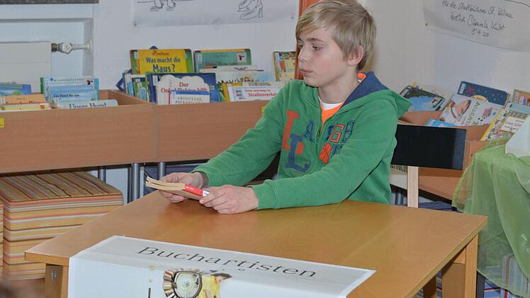 Der Vorlesewettbewerb war in zwei Runden aufgeteilt. Foto: Ronald Rinklef