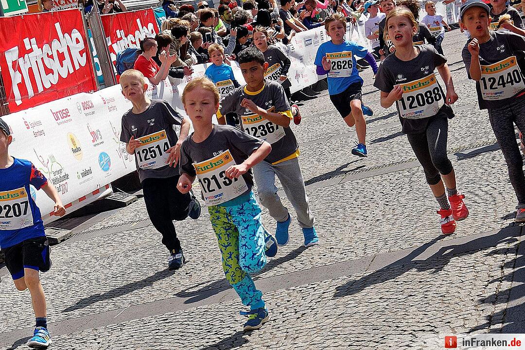 Weltkulturerbelauf 2017 in Bamberg: Der Zieleinlauf am Maxplatz