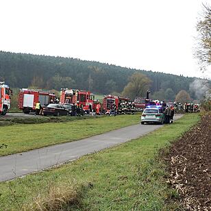 Unfall bei Neundorf - Corvette kommt von Straße ab
