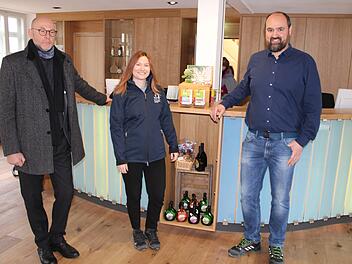 Kitzingen: Touristinfo weiht nach Umzug neue R&auml;umlichkeiten ein - "Schmuckst&uuml;ck geworden"