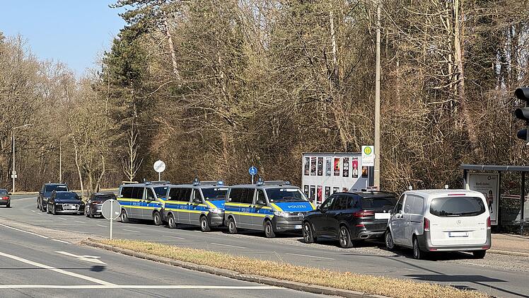 Aktueller SEK-Einsatz in Nürnberg: Mann bedroht Nachbarn mit Schusswaffe