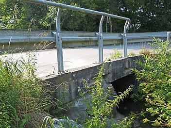 Die Brücke in Heldritt über den Grundbach ist dringend sanierungsbedürftig.  Foto: Lothar Weidner