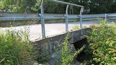 Die Brücke in Heldritt über den Grundbach ist dringend sanierungsbedürftig.  Foto: Lothar Weidner