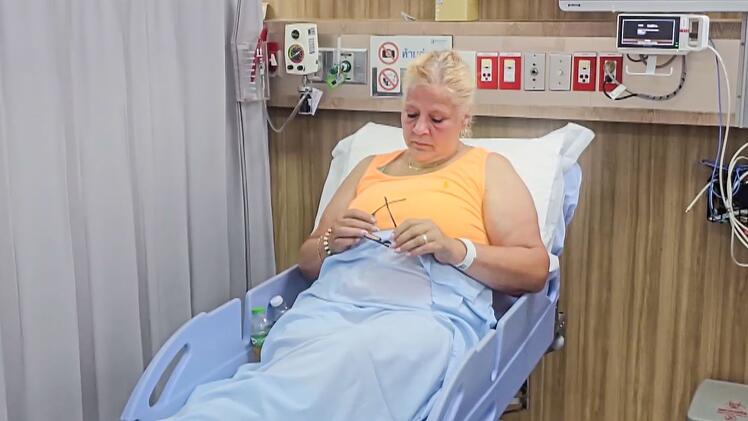 Nachdem Silvia Wollny in einem Krankenhaus untersucht wurde, steht fest: Sie ist zwar den Umst&auml;nden entsprechend wohlauf, kann aber nicht in die Villa zur&uuml;ckkehren.