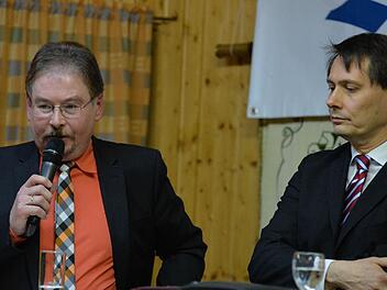 Andy Sesselmann (links) war für die Teilnehmer unserer Umfrage am sympathischsten und am ehrlichsten, Roland Wolfrum wirkte am kompetentesten und hat für eine knappe Mehrheit das Rennen an dem Abend gemacht. Foto: Ronald Rinklef
