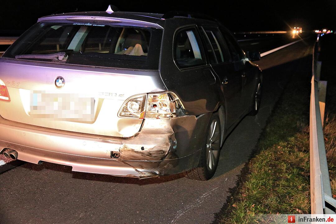 Sessel auf A73 sorgt für Unfall