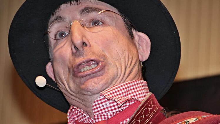 Die Mimik von Oti Schmelzer bei seinen Parodien ist sehr eindrucksvoll und setzt seinen Sketchen die Krone auf.  Foto: Helmut Will