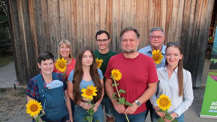 Im neuen Grünen-Ortsverband übernahmen sieben Mitglieder Verantwortung (von links): Ludwina Hamák, Sandra Weiner, Franziska Assmann, Joshua Augsburg, Markus Heurung, Jürgen Seifert und Lea Fuchs.