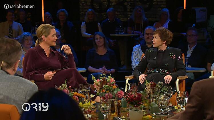 Katrin Sass (rechts) stellte sich bei "3nach9" den Fragen von Judith Rakers.