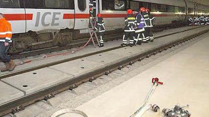 Tunnelbasiseinheiten sind in Bayern und Thüringen für die Rettung aus den ICE-Tunnel gebildet worden. Diese verfügen über eine spezielle Ausrüstung und bestehen aus mehreren Fahrzeugen. Im Notfall sind je zwei solcher Einheiten für jedes Tunnelportal und jeden Notausgang eines ICE-Tunnels vorgesehen.