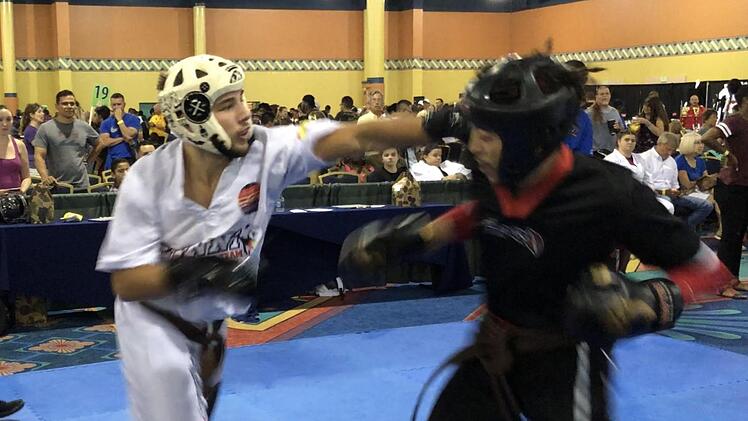 Steven Richter in Aktion: Bei den US-Open holt der Harsdorfer zwei Weltmeister-Titel im Point-Fighting.privat