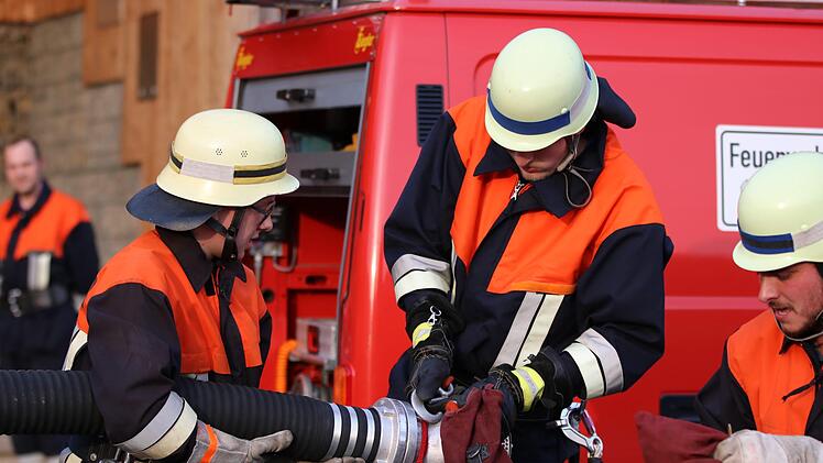 Leistungsprüfung bei der Feuerwehr. Sebastian Schmitt