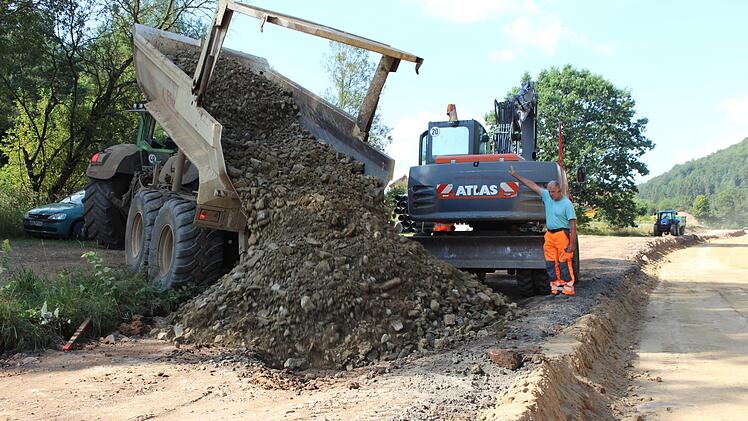 27.000 Kubikmeter Erdbewegung finden auf der gesamten Baustelle statt. Foto: Julia Raab