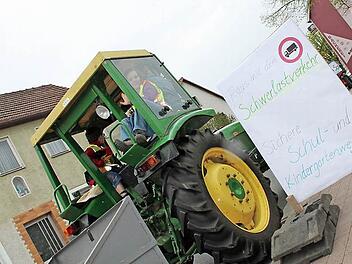Die Ortsumgehung Eltingshausen wird sehnlichst erwartet. Anwohner waren dafür bereits auf die Straße gegangen. In den nächsten Wochen sollen die Planungen abgeschlossen werden. Foto: Benedikt Borst/ Archiv