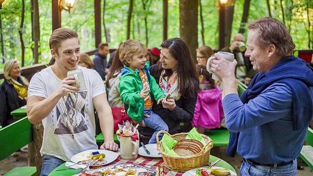 Forchheim ist &uuml;berregional bekannt f&uuml;r seine Bier-Kultur. Ein "Walk of Beer" soll das Thema f&uuml;r Touristen veranschaulichen. Foto: Stadt Forchheim/Archiv